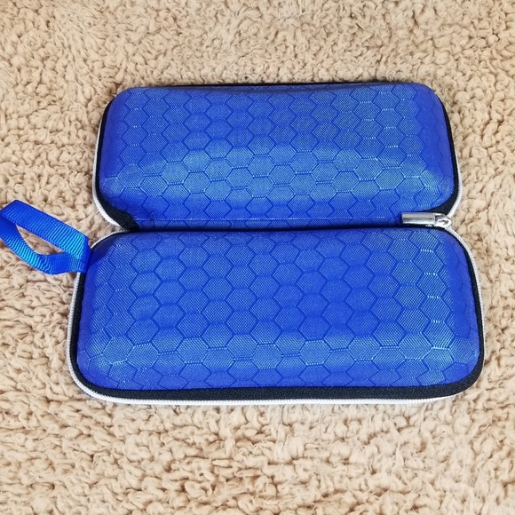Accessories - $5 Eyeglasses/Sunglasses Hard Shell Case